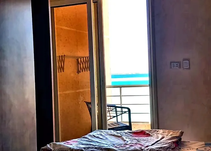 Apartmanhotel Manta Seaview In Gurdaka