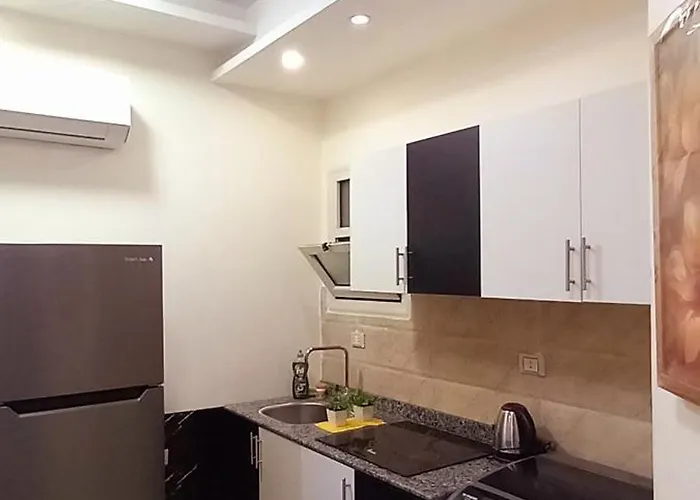 Apartmanhotel Manta Seaview In Gurdaka